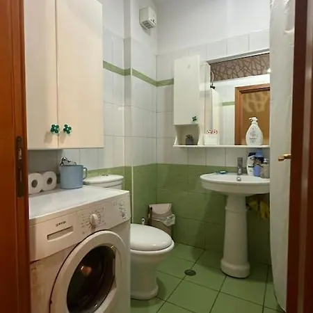 Apartment Spacious Near Park