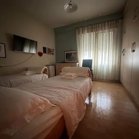 Spacious Near Park Apartment *