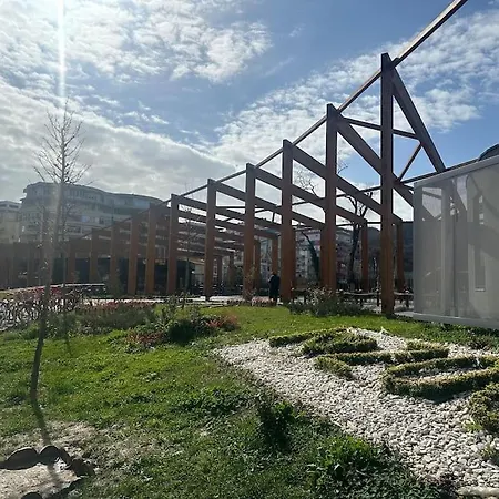 Apartment Spacious Near Park Tirana