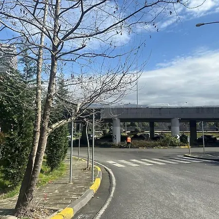 Apartment Spacious Near Park